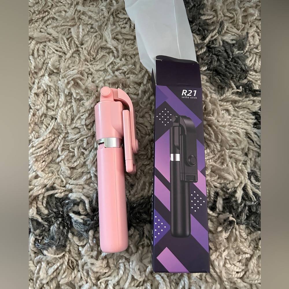 Pink R21 Selfie Stick Tripod